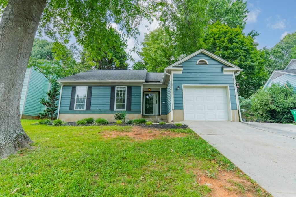 Single-family starter home in a Charlotte NC neighborhood — the price segment institutional investors targeted